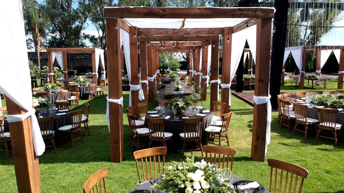 Renta pergolas. Pergola de madera.